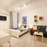 Cozy 2-bedroom Retreat In The Heart Of History Apartamento