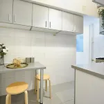 Apartamento Cozy 2-bedroom Retreat In The Heart Of History *