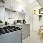 Cozy 2-bedroom Retreat In The Heart Of History * Bucareste