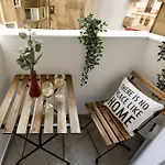 Cozy 2-bedroom Retreat In The Heart Of History 布加勒斯特