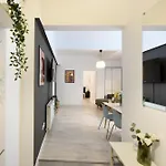 Cozy 2-bedroom Retreat In The Heart Of History * 布加勒斯特