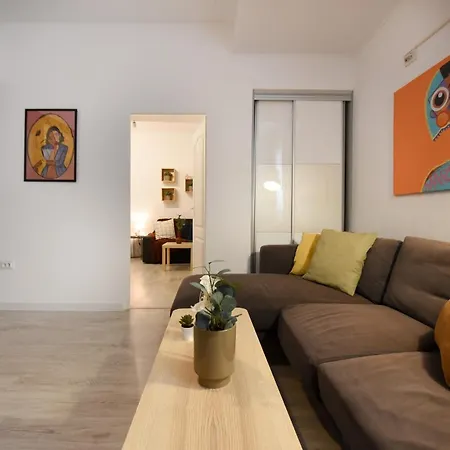 アパート Cozy 2-bedroom Retreat In The Heart Of History ブカレスト