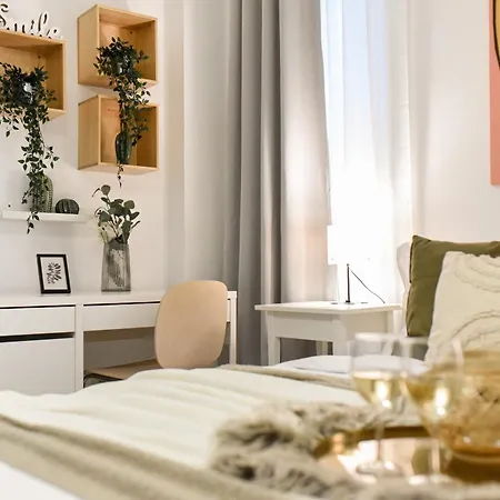 Apartment Cozy 2-bedroom Retreat In The Heart Of History