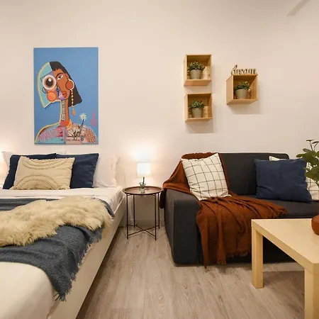 Cozy 2-bedroom Retreat In The Heart Of History *