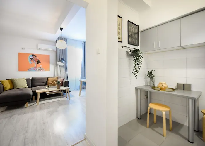 Cozy 2-bedroom Retreat In The Heart Of History شقة *