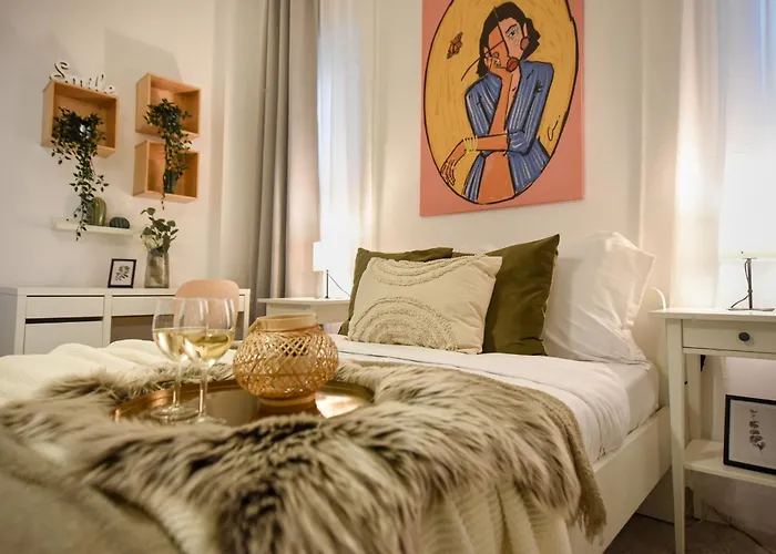 Cozy 2-bedroom Retreat In The Heart Of History Appartement *