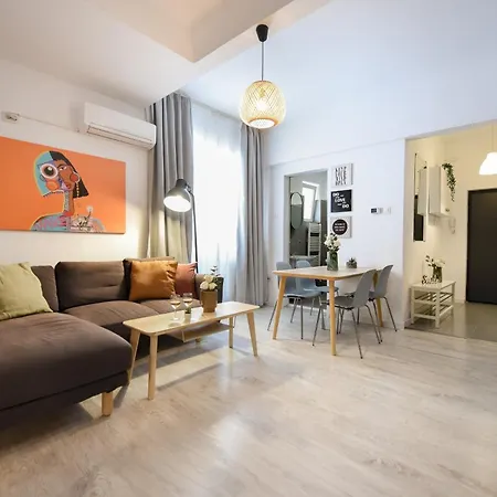 Cozy 2-bedroom Retreat In The Heart Of History *