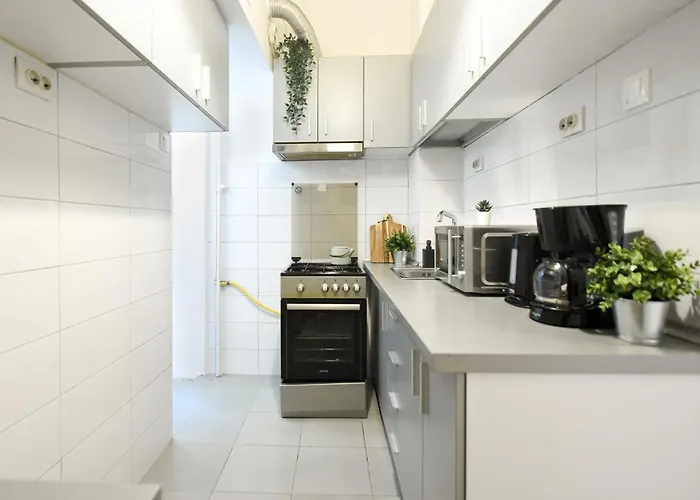 Cozy 2-bedroom Retreat In The Heart Of History * Bukareszt