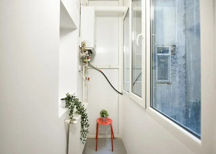 Cozy 2-bedroom Retreat In The Heart Of History Bukareszt