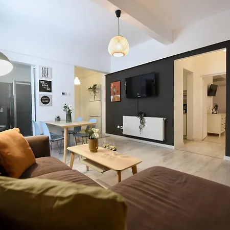 Cozy 2-bedroom Retreat In The Heart Of History Bucarest