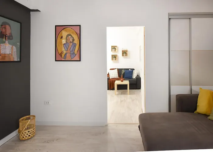 Apartamento Cozy 2-bedroom Retreat In The Heart Of History